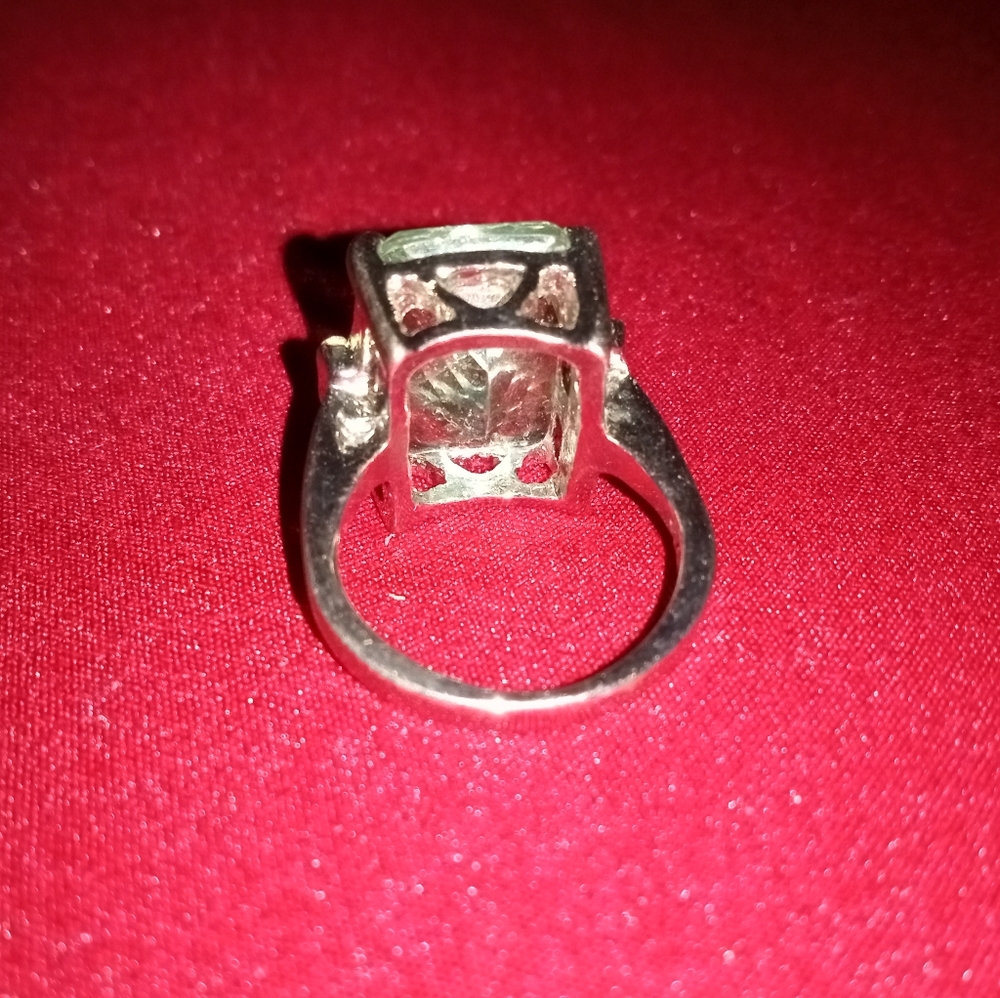 Ring - Picture 3 of 5